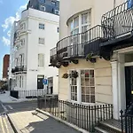 Two Top Central Beach Studios - Also Separate Spa Cabin And Watersports